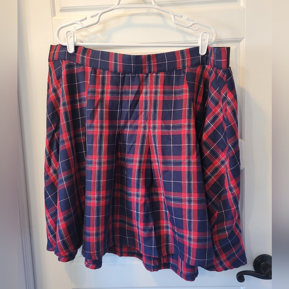Torrid plaid twill pleated skirt - Picture 2 of 6